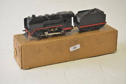 TRIX TRIX EXPRESS made in England réf 20 52 SL, locomotive 020, noire n° , tender...