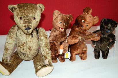 null Set of 4 teddy bears:

-two Schuco, one with a bottle (in action the bear moves...