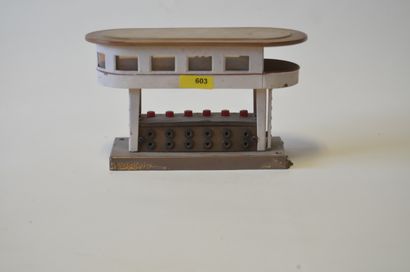 null 
MÄRKLIN 473/6, (1935/1936) command post with six push buttons, 11x6x6cm, traces...