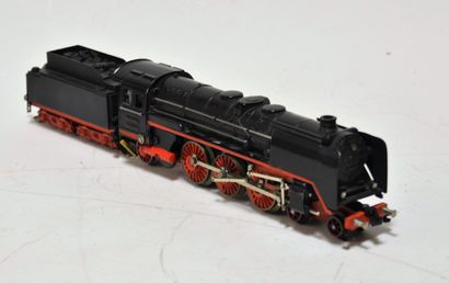 TRIX TRIX EXPRESS, réf 20/89 locomotice Pacific, tender 4 axes, noire, très bel état...