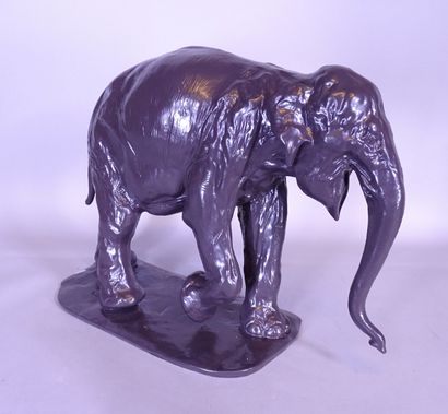 null Bronze sculpture with brown patina -Walking Elephant- after *BUGATTI R.* (Rembrandt)...