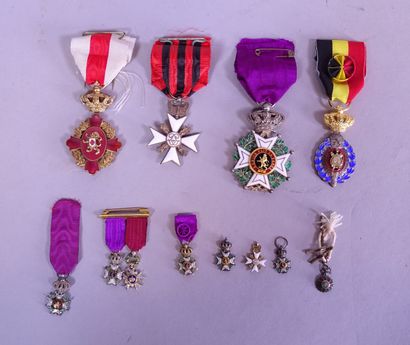 null Collection : Belgian decorations: (12) 2 medals of the order of Leopold, 1 Red...