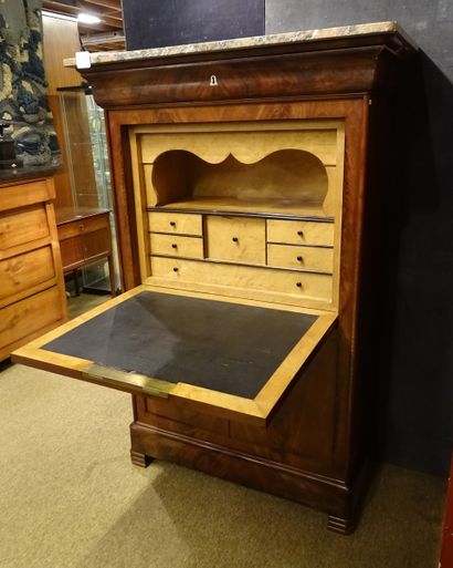 Piece of furniture: mahogany Louis-Philippe...