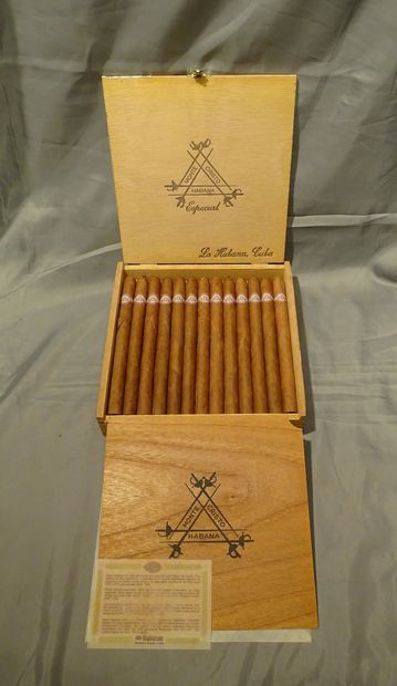null Collection: cigar MONTE CRISTO Habana, Especial, 25 cigars, in wooden box