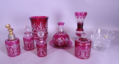 Glassware: (8) red/incol cut crystal 2 vases,...