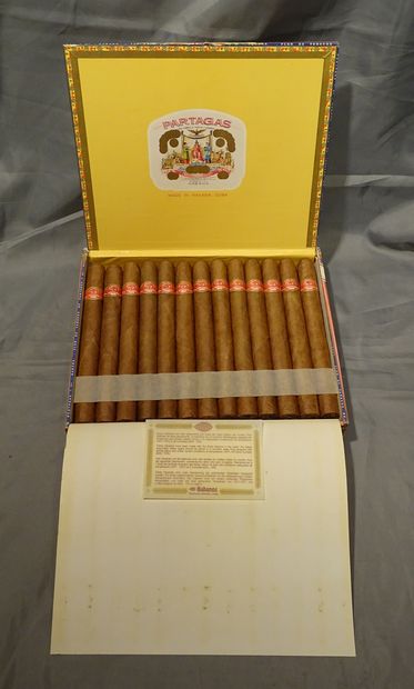 null Collection: PARTAGAS Habana, Lusitanias, 25 cigars, in wooden box