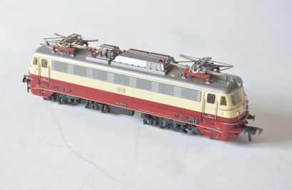 null FLEISCHMANN (2): DB E44 & 112-310 power cars

- 4381 german BB coach, in cream...