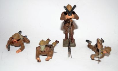 null LINEOL: Belgium: 4 soldiers in action (trench scene). Good condition.