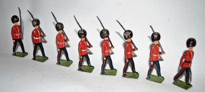 null BRITAINS (16): Coldstream Guards: set 1515 "marching" (8) and set 205 "standing...
