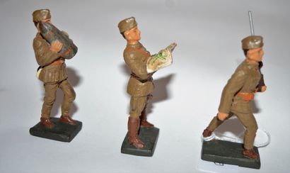 null LINEOL: Spain: 3 Franco's soldiers: 1 artilleryman, 1 with rifle on the shoulder,...