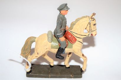null LINEOL: a Russian officer on horseback. Rare. Good condition.