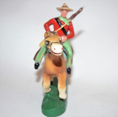 null Cowboy in composition on his horse. Unidentified manufacturer. Very good co...