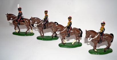 null Modern BRITAINS: mounted artillery: 3 riders and 1 officer. Good condition,...