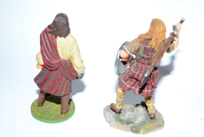 null 2 Scottish heroes: 

William Wallace (in resin)

Rob Roy Nislen (in metal)

Good...