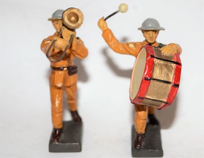 null LINEOL (2): China: 2 soldiers musicians on parade. New condition, very rare...