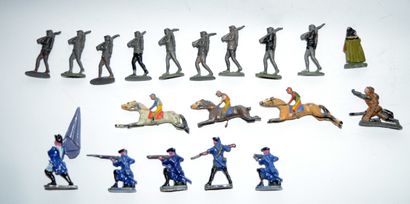 null Flat and semi round metal figures: 19 figures including 3 jockeys in Heyde ...