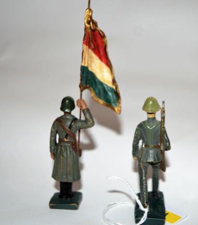 null DURSO: Holland: 2 soldiers: 1 marching, 1 flag bearer (in composition). Good...