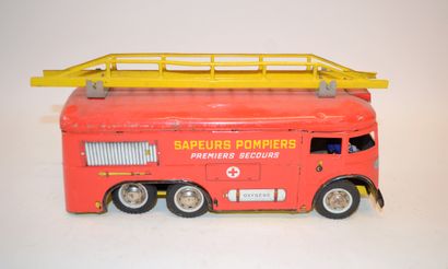 null JOUSTRA: mechanical fire truck "first aid" in sheet metal, in its original box....