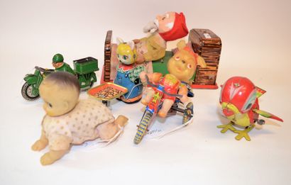 Set of 6 mechanical toys: 
-Baby walker,...