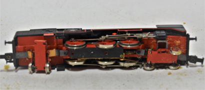 null MÄRKLIN HAMO HO 12 volts 2 rails continu :

- 8396 locote nder 141 de la DB,...