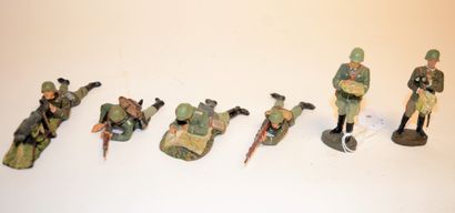 ELASTOLIN: 6 German soldiers with late model...
