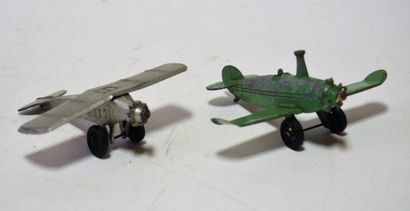 null TOOTSIE GTOY (2) 2 aircraft in sheet metal and metal (G), traces of use broken...