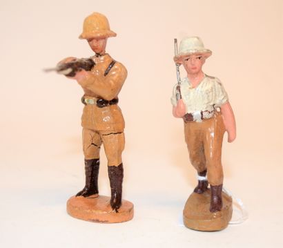 CLAIRON: 2 colonial soldiers in composition....