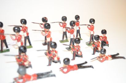 null BRITAINS: ensemble de 30 soldats anglais (grenadier/coldstream guards) formant...