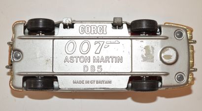 null CORGI: 271, Aston Martin BD 5 grise 007, made in Gt Britain. 1984. Dans sa boite...
