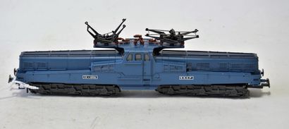 null (2) French power cars, Thionville style, in blue-grey:

- Hornby HO France,...