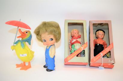 Set of 4 dolls/characters:

-A plastic duck...