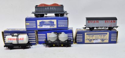 null HORNBY HO France (4) freight wagons (MB)

 evian wagon - Primagaz tanker - Arbel...
