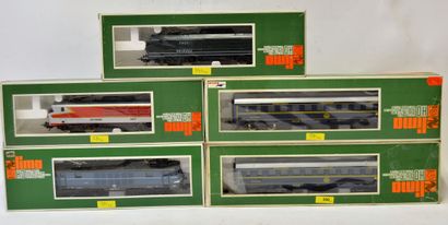 null LIMA HO (3) locos and 2 CIWL cars

- SNCB engine type 120012 in blue (MB) -...