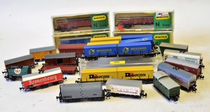 null MINITRIX "N": varia of (23) freight cars, 4x of which are boxed, good condi...