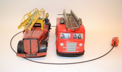null 2 camions de pompiers: 

-JOUSTRA Vulcain 429, mécanique à 5 mouvements en tôle...