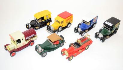 null MATCHBOX: 7 véhicules 1ère moitié du XXème siècle: 

-4 van Talbot de 1927 (Dunlop,...