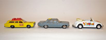 null Lot of 5 metal cars:

-GORGI TOYS: Land Rover 109 W.B, average condition, missing

-VW...