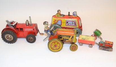 null 4 sheet metal tractors, including a METTOY from the 30s, a GAMA from the 60s....