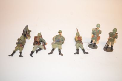 null ELASTOLIN: 6 soldats Allemands avec casques du dernier modèle. 3 officiers avec...