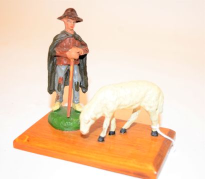 null DURSO: shepherd and his sheep on original wooden base. Good condition, rare...