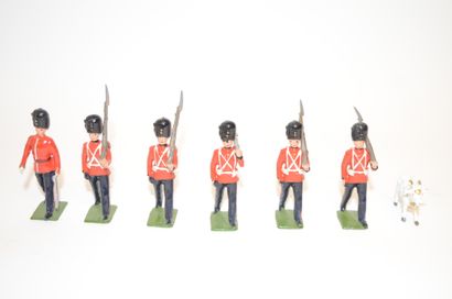 null BRITAINS: Set 9144 "Welsh Infantry on the march" in original box, 6 figures...