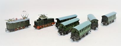 null FLEISCHMANN set of 2 locos and 5x coaches

- electric locomotive C, green DB,...