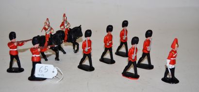 null CRESCENT TOY (10) (plastic) soldiers of the English Royal Station: 2x horsemen,...