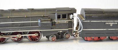 null MÄRKLIN SK800 /7 (1941-42) rare locomotive carénée 232 noire, balais protégés...