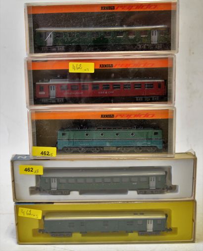 null ARNOLD RAPIDO "N", SNCF engine & 4 Swiss cars

- French CC 7107 in green, 2...