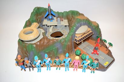 null MATCHBOX Thunderbirds: Tracy Island missile base, 1992, with 2 rockets and 9...