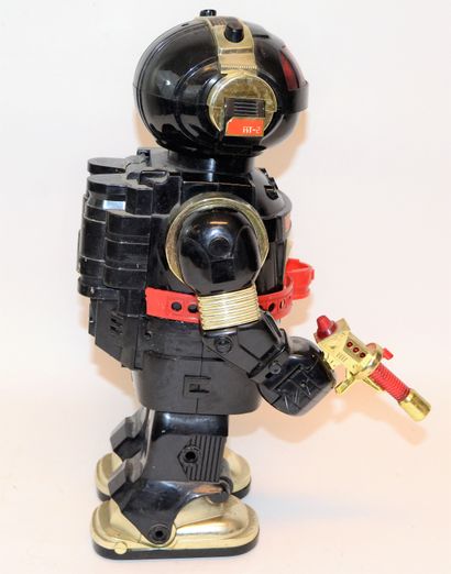 null NEW BRIGHT: ROBOTRON RT-2 fumeur en plastique noir, made in Hong Kong, hauteur:...