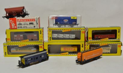 null (10) various HO freight cars:

- FLEISCHMANN (7) wagons (MB)

- Liliput one...