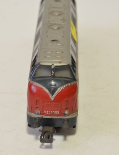 null MÄRKLIN lot de (3) locomotives HO :

3021 loco diiesel V200006, 2 feux à chaque...