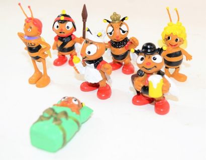 BULLY BULLY: 7 personnages "Maya l'abeille" en pvc, années 70. Bon état.